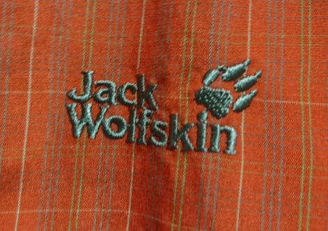 jack_wolfskin_ing_a_elol_alul_levo_himzes.png